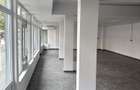 Vand sau inchiriez spatiu comercial Renovat de la A-Z Hunedoara bul Dacia 33 !!!