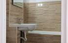 De vanzare apartament cu trei camere, renovat, cu pivnita