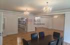 Vilă spatioasa de 500mp cu 7 camere si gradina privata