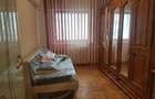 Apartament trei camere decomandat, etaj unu din patru, bloc deosebit, mobilat, doua balcoane inchise - 6
