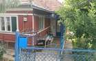 vand in Sarmasu casa cu 2 camere, 900 mp teren