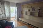 Apartament de 3 camere cu balcon ?i debara, gata de utilizare