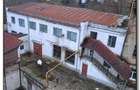 Imobil mixt, Parter Hala 303 m2, Etaj cu Birouri, Camere, Grup S. 303m - 2