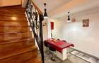 Apartament cu 3 camere și 2 băi, curte comuna, centrală pe gaz, ultracentral - 1