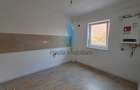 Apartament cu trei camere, capat Pacurari, bloc nou.