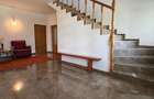 Vila cu curte generoasă Lazu