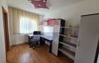 Apartament cu 4 camere de închiriat la etajul 2