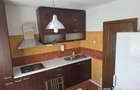 inchiriez apartament 3 camere decomandat - 1