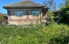 Casa de vanzare, cu 12 ari de teren, in Balan