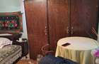 Vand casa cu 2500 metrii patrati de curte plus dependente - 7