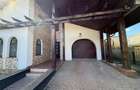 Proprietate Deosebita in Radauti . Casa de vanzare cu 1000mp2 teren direct proprietar Comision 0% - 8