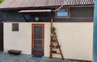 Vand doua case in comuna Praid, jud. Harghita intr-o singura curte