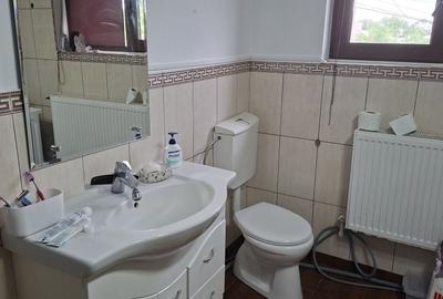 Casă cu 4 camere în Central - 2