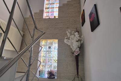 Casă individuală cu 4 camere cu Teren 390 Mp în Corbu
