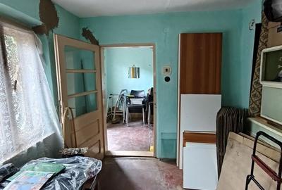 Casă cu 4 camere în Nicolae Bălcescu - 2