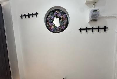 Apartament cu 3 camere semidecomandat, mobilat în Decebal - 10