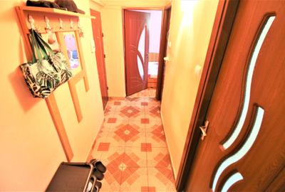 Apartament cu 3 camere semidecomandat în Micro 19