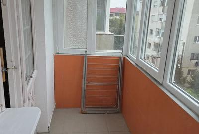Apartament cu 3 camere decomandat în Orizont - 2