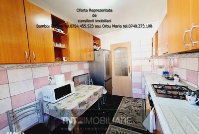 Apartament cu 3 camere decomandat în Dancu