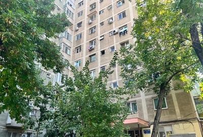 Apartament cu 2 camere semidecomandat în Berceni