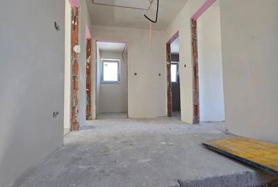 Casă cu 3 camere cu Teren 400 Mp în Central
