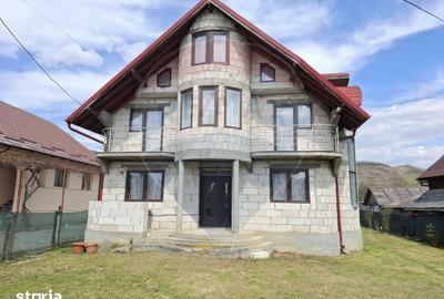 Casă cu 5 camere cu Teren 676 Mp în Bogdan Vodă - 4