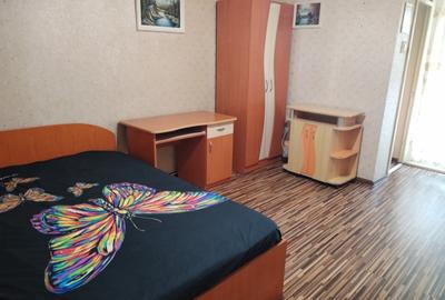 Garsonieră decomandată, mobilată în Vitan