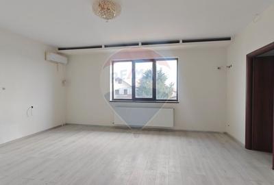 Duplex cu 9 camere cu Teren 1161 Mp în Berceni - 11