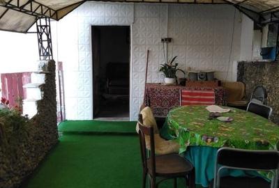 Casă cu 4 camere cu Teren 1000 Mp în Ghindeni