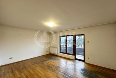 Apartament cu 3 camere decomandat în Andrei Mureșanu