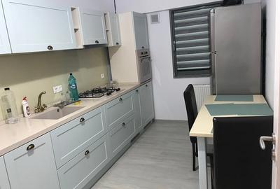 Apartament cu 3 camere decomandat, mobilat în Doamna Ghica