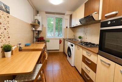 Apartament cu 4 camere decomandat în City Park Mall