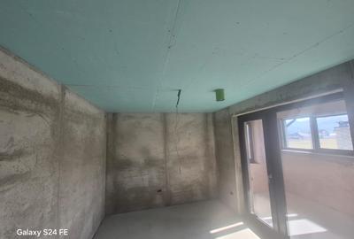 Casă cu 5 camere cu Garaj în Dumbrava Roșie - 10