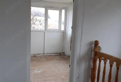 Casă cu 3 camere cu Teren 316 Mp în Central - 1