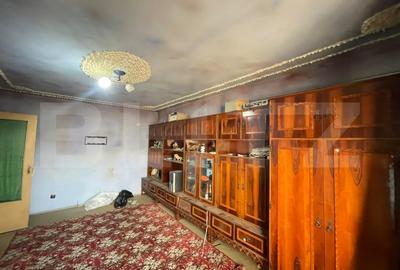 Apartament cu 3 camere decomandat în Valea Rosie