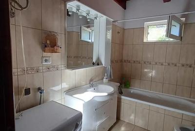 Casă cu 4 camere cu Teren 585 Mp în Șofronea