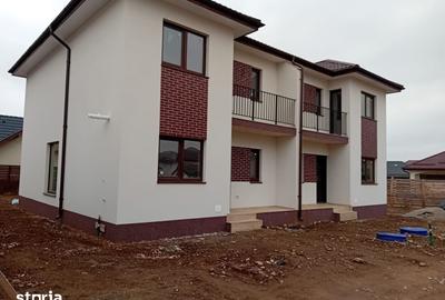Casă cu 4 camere cu Teren 305 Mp în Tărlungeni - 14
