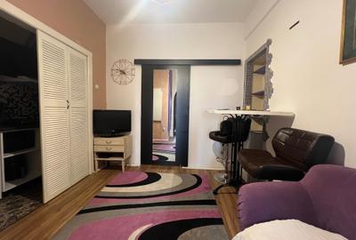 Apartament cu 2 camere semidecomandat în Universitate