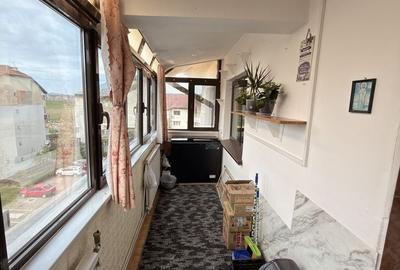 Apartament cu 3 camere decomandat în Tomești