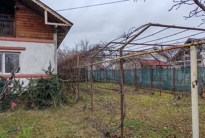 Casă cu 2 camere cu Teren 2600 Mp în Dărmănești