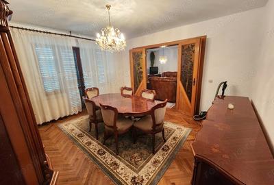 Casă cu Teren 800 Mp în Central