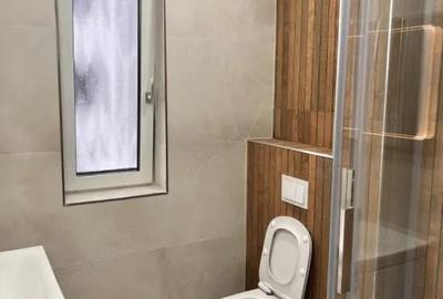 Apartament cu 3 camere semidecomandat în Central - 1