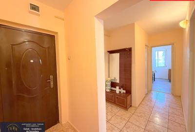 Apartament cu 2 camere circular în Micro 17 - 1