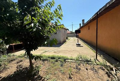 Casă cu Teren 240 Mp în 23 August (Cațelul)
