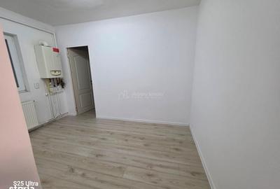 Apartament cu 3 camere semidecomandat în Micro 9