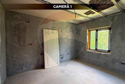 Casă cu 2 camere cu Teren 2628 Mp în Hovrila