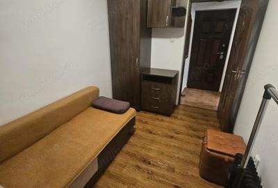 Apartament cu 3 camere semidecomandat în Medicină