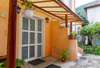 Apartament cu 4 camere semidecomandat, mobilat în Centrul Istoric - 2