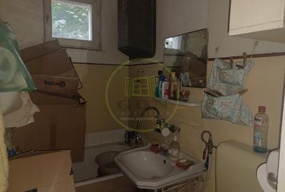 Apartament cu 2 camere nedecomandat în Florilor - 18