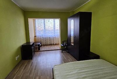 Apartament cu 2 camere decomandat în Berceni
